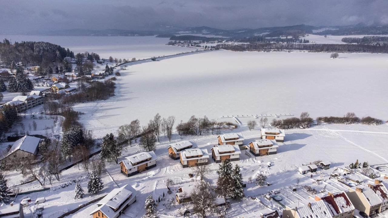 Resort Male Lipno Černá v Pošumaví エクステリア 写真