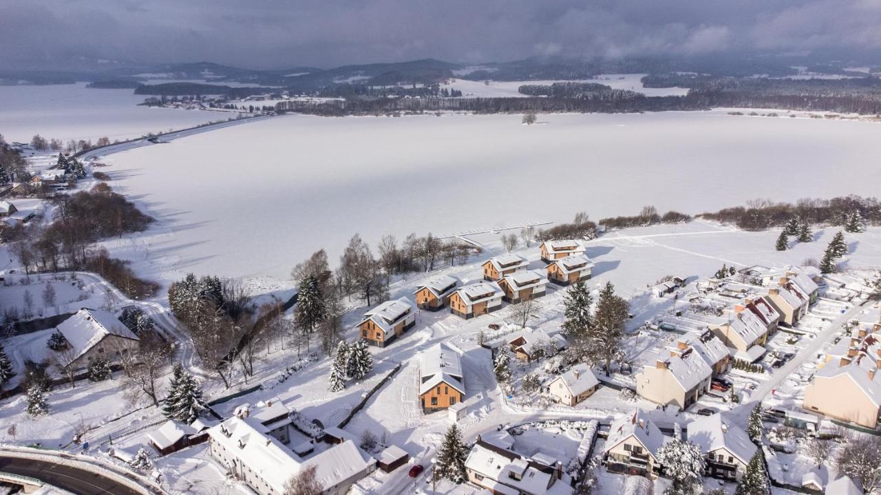 Resort Male Lipno Černá v Pošumaví エクステリア 写真