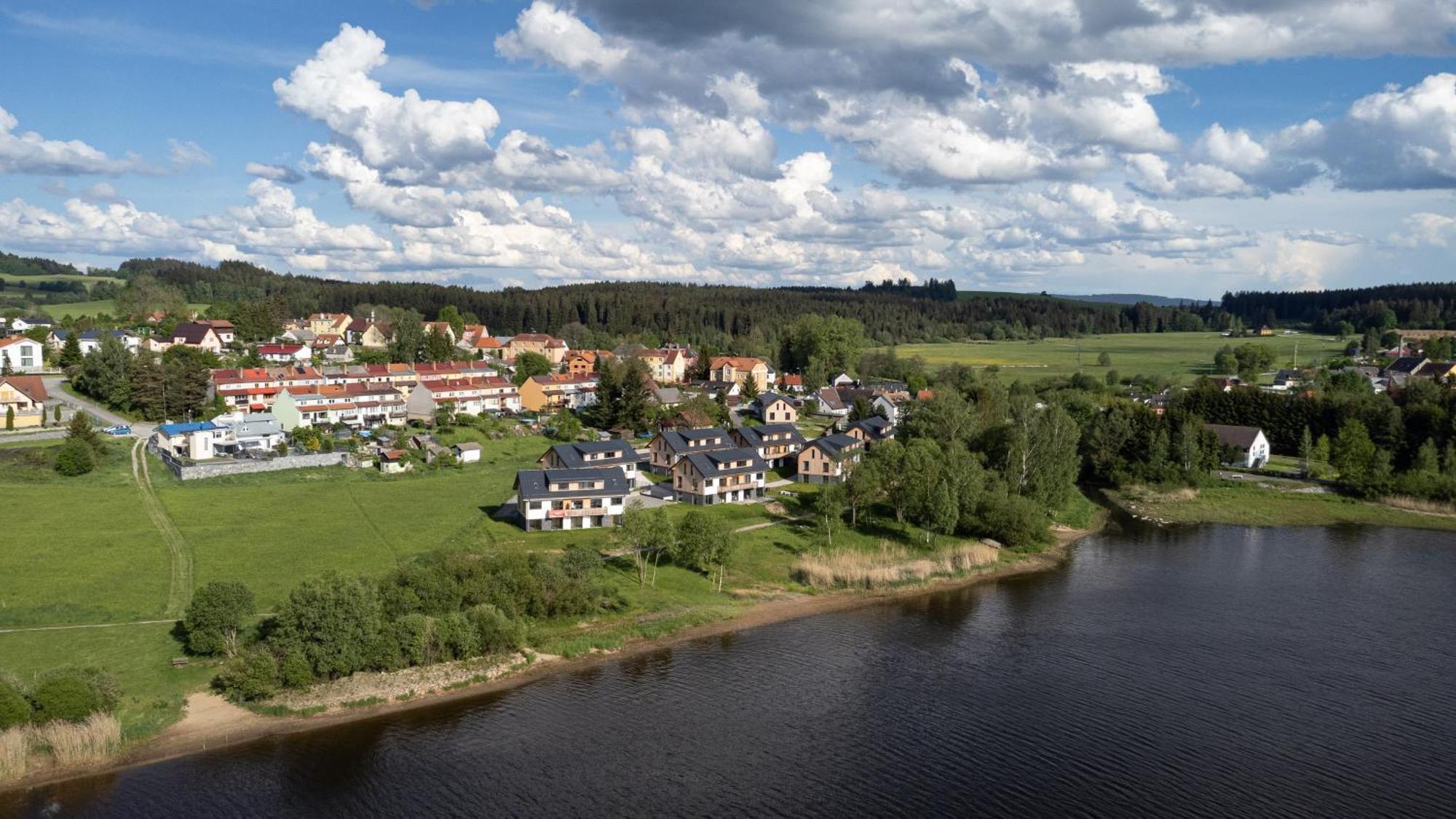 Resort Male Lipno Černá v Pošumaví エクステリア 写真